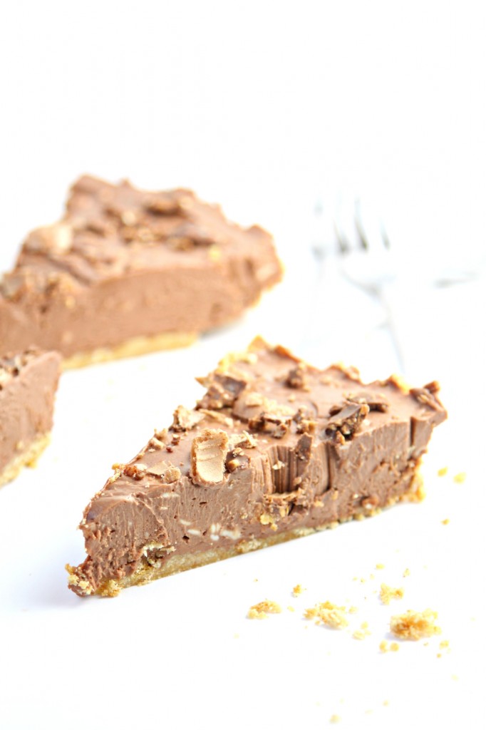 No Bake Nutella Cheesecake slices with fork
