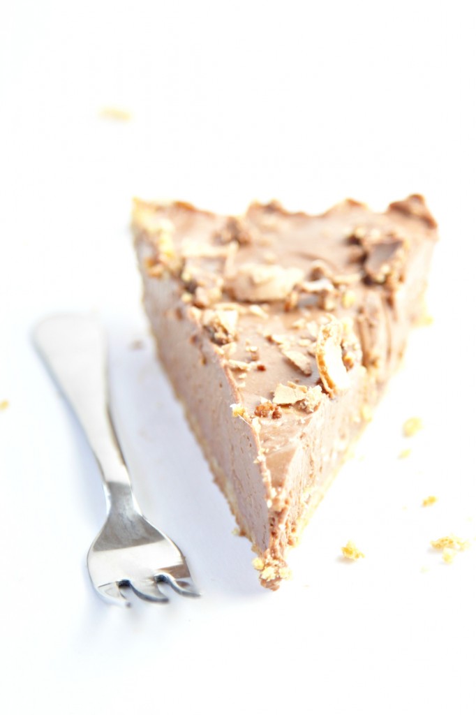 No Bake Nutella Cheesecake slice with silver fork