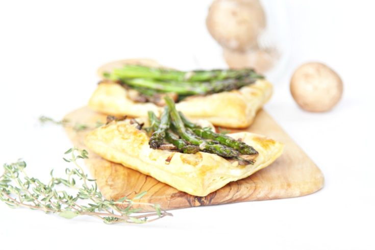 Sauteed Mushroom Asparagus Puff Pastry Appetizer #appetizer #vegetarian #mushrooms #fingerfood
