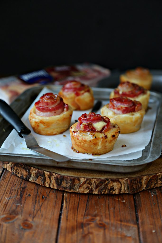 Up your appetizer game with these easy and delicious glazed Bacon & Havarti Puff Pastry Bites #appetizer #puffpastry #bacon #easyappetizers 