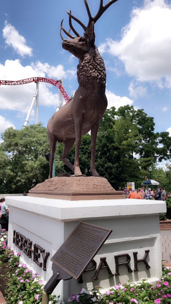statue of animal at hersheypark.